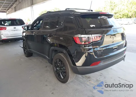 2024 Jeep Compass Latitude 4X4 из США, поврежденный, VIN 3C4NJDBN0RT130928
